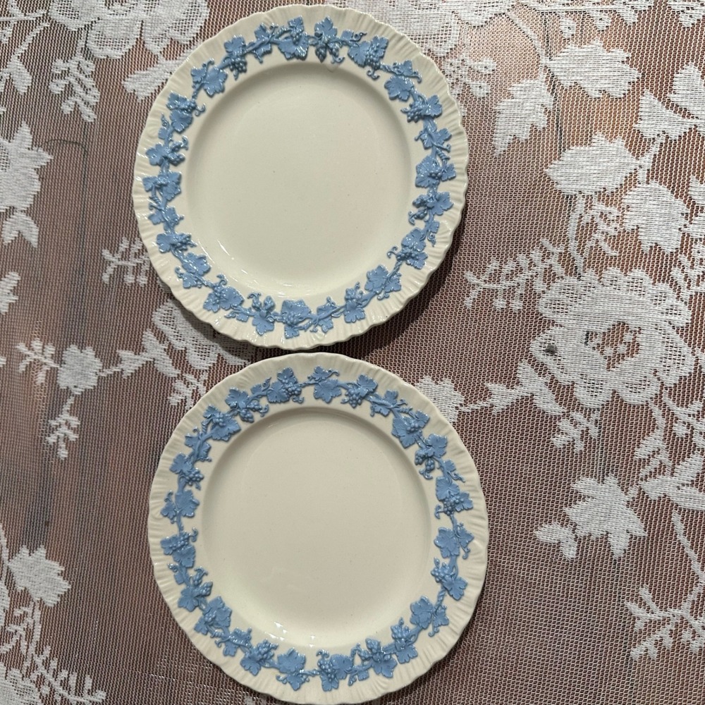 Wedgwood Queens Ware Lavender Grapevine Salad Plate Set of 2 Cream England 3258